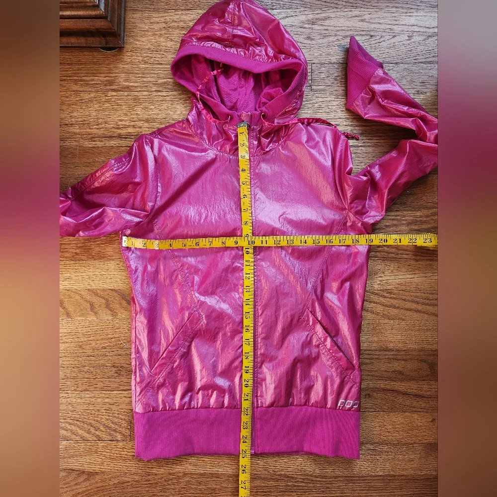 Lorna Jane.Luminosity Raspberry Pearlescent Hooded Jacket Lightweight